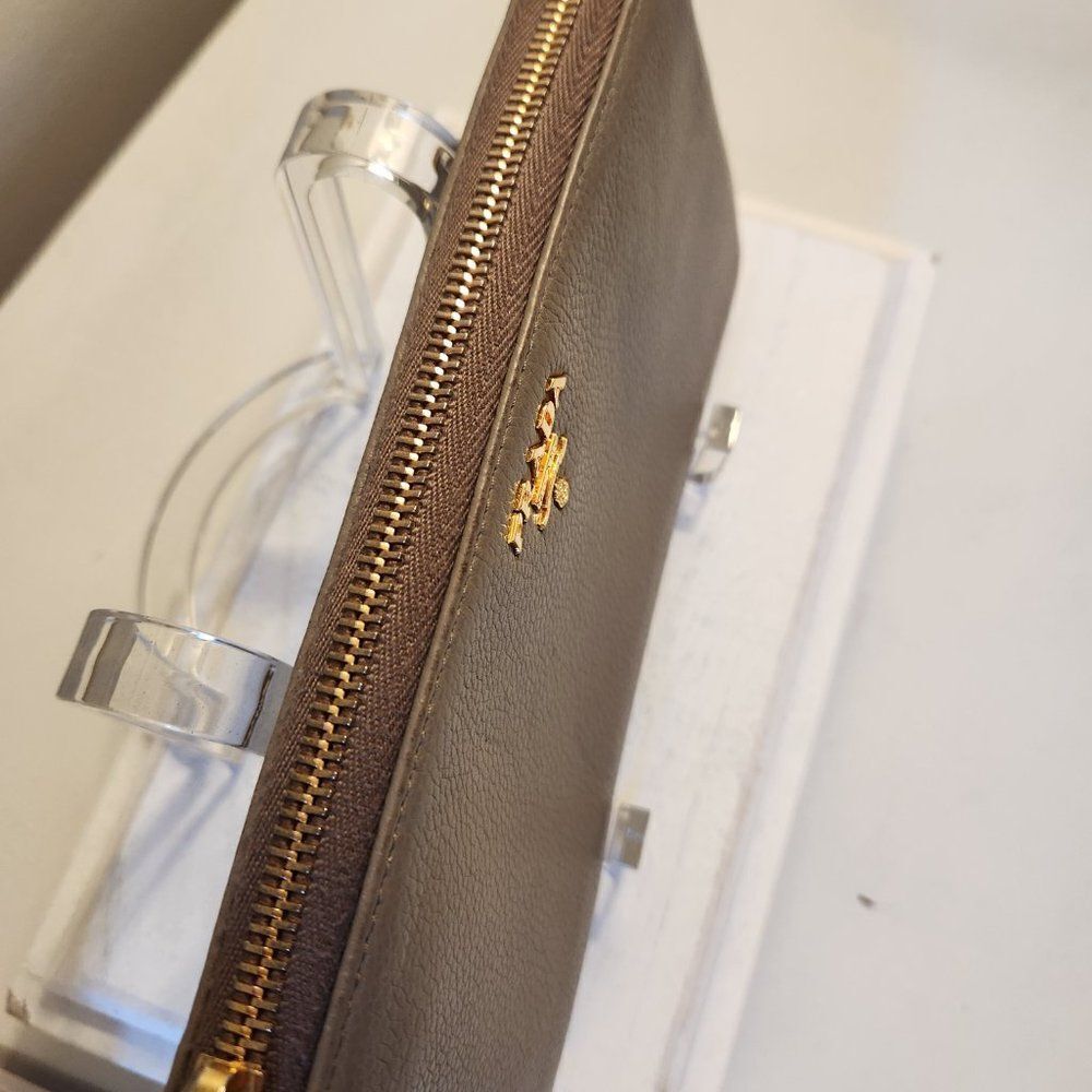 Gray Leather Prada Continental Zip Around Wallet (2303146) - Picture 4 of 11